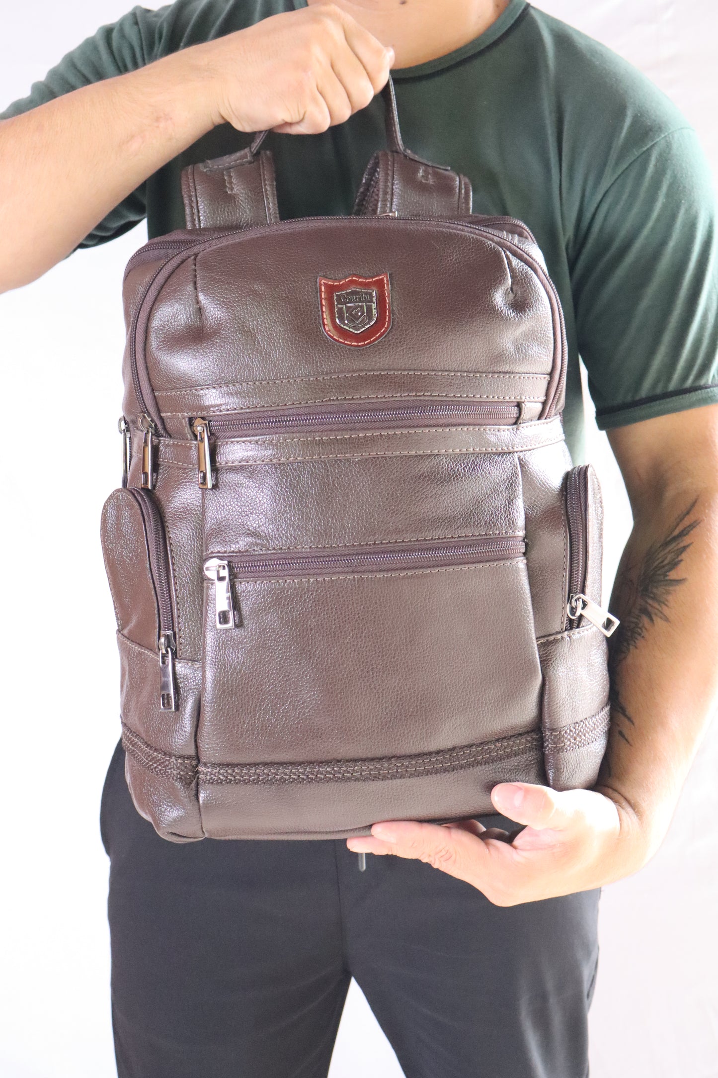 Mochila em Couro Legítimo Chicago